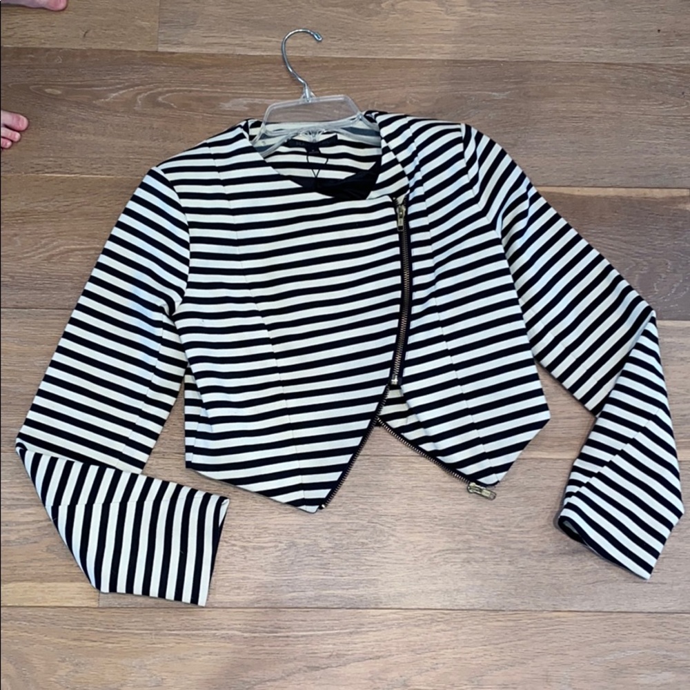 NWT⭐️Blaque label black & white striped jacket